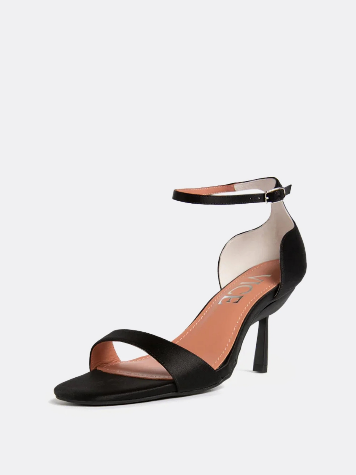 ESSENTIAL IN TWO-TONE