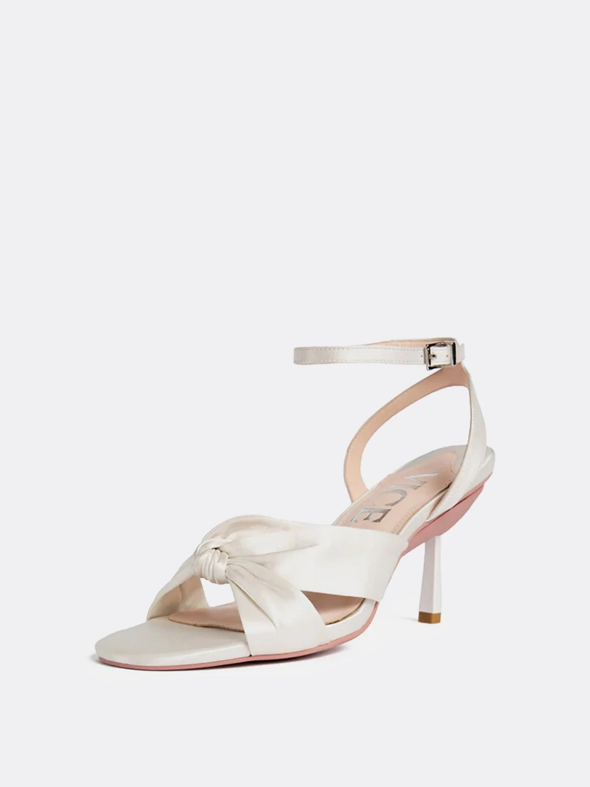 ESSENTIAL IN  WHITE
