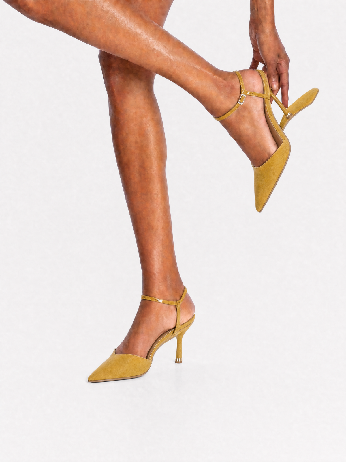 ESSENTIAL IN YELLOW