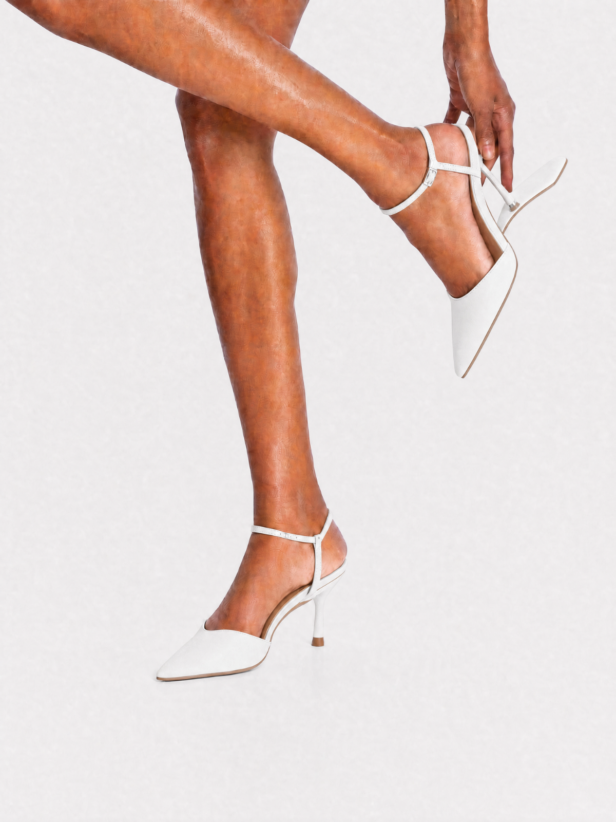 ESSENTIAL IN WHITE